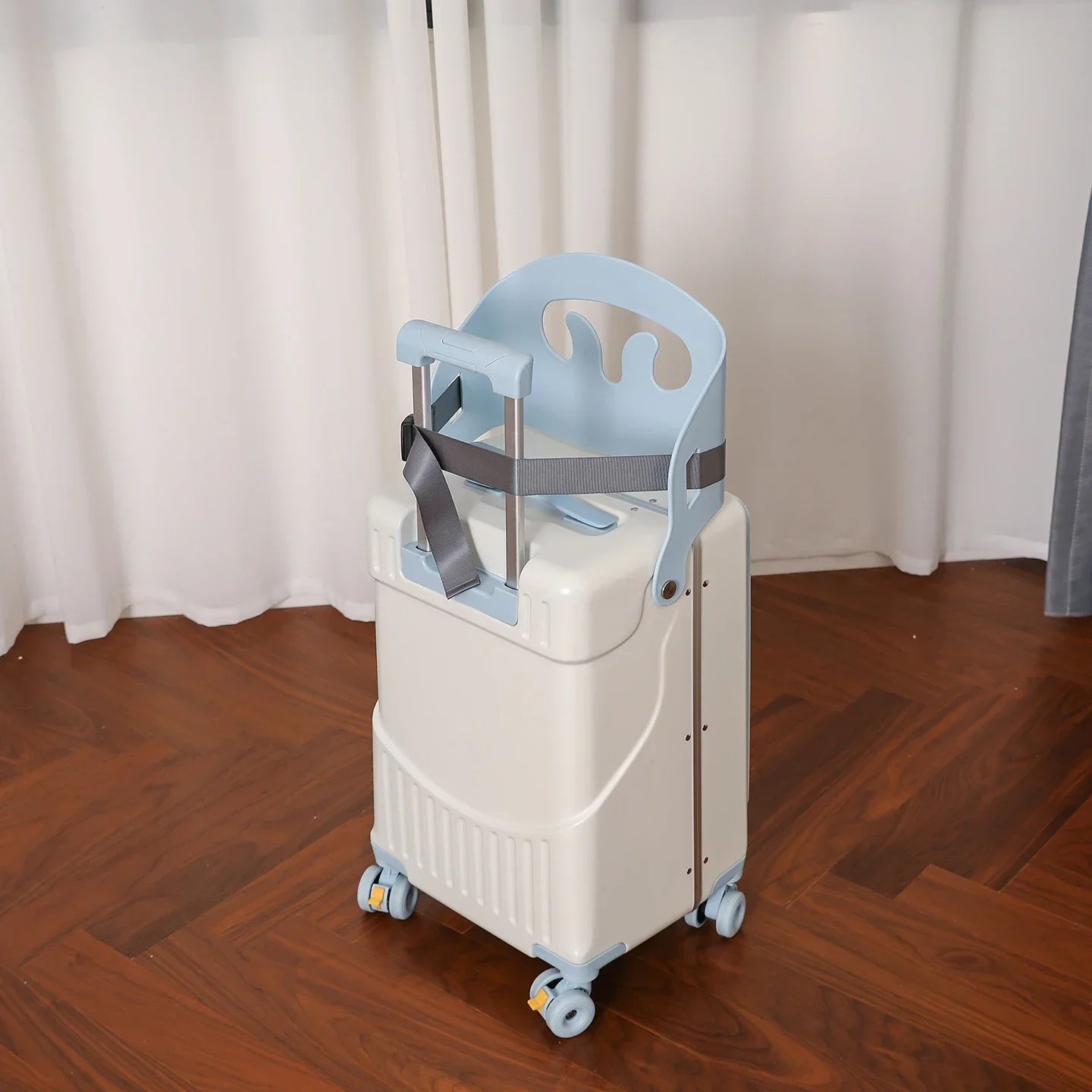 valise_siege_enfant_blanc_bleu
